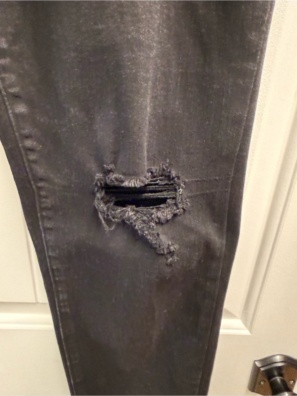 Womans Judy Blues Black Straight Leg Distressed And Raw Hem Size 7/28 Like New - Picture 5 of 11
